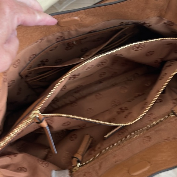 Tory Burch Shoulder Bag - Picture 4 of 8